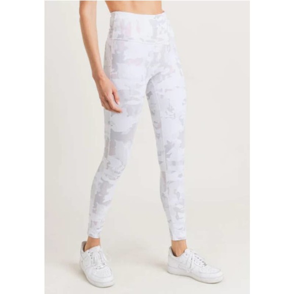 Mono B Pants - NWT Mono B Pink Dawn Camo Print High-Waisted Leggings Size Large